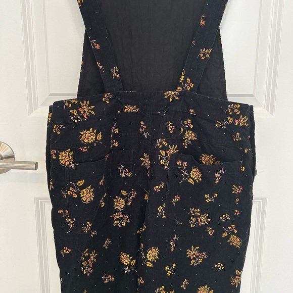 Madewell Corduroy Cross-Back Overalls in Forest Floral Mix - Picture 12 of 15